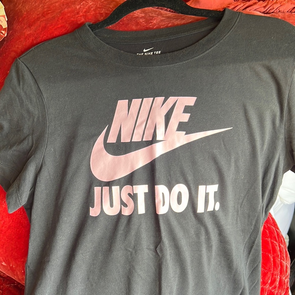 New Nike women t-shirt